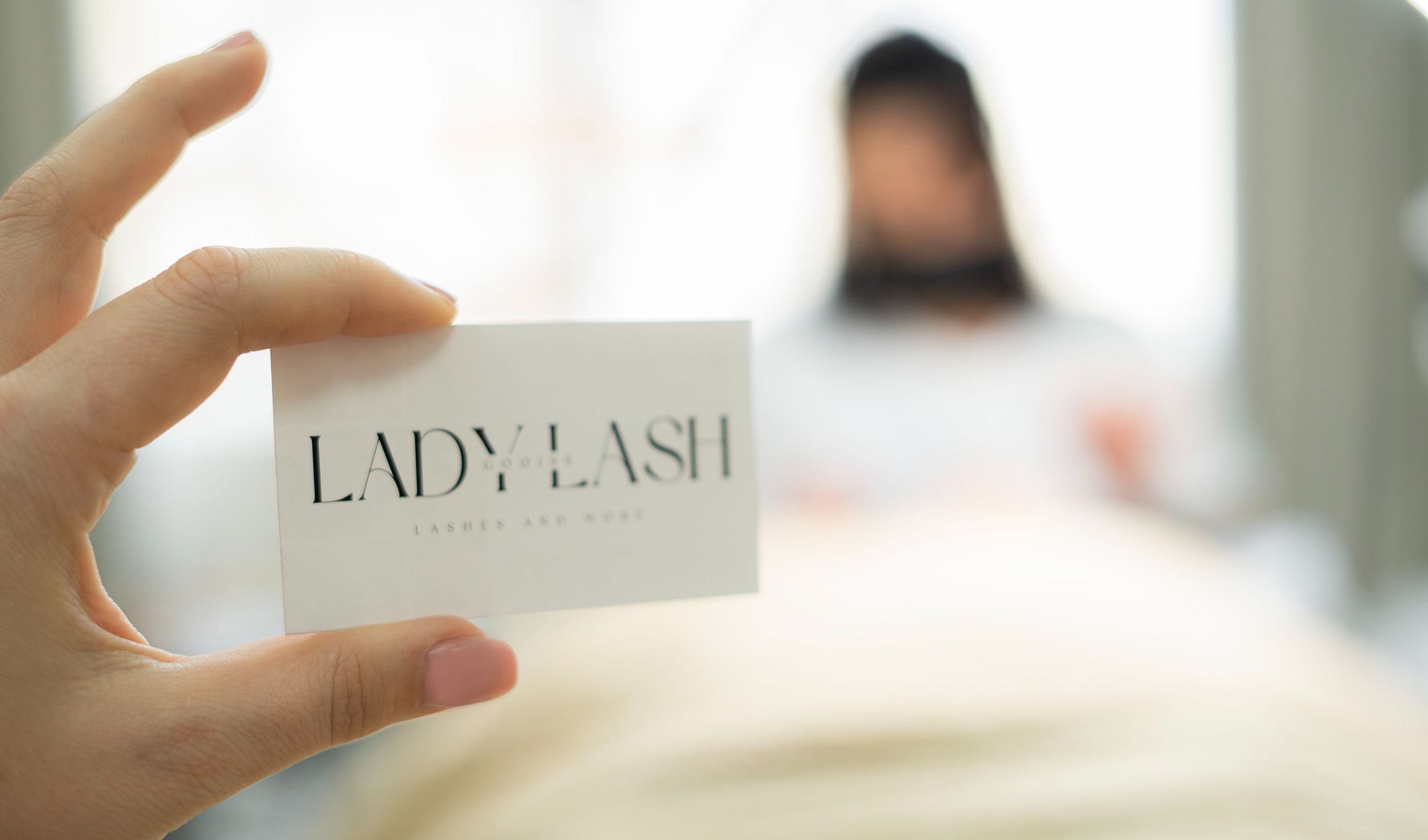 Het visitekaartje van Lady Lash in de studio